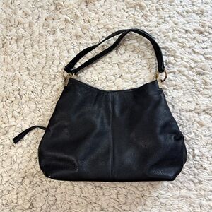 Elegant Black Leather Shoulder Bag